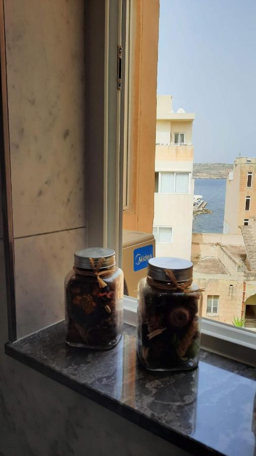 خليج سانت بول Spacious Side-Sea View Apartment At St Paul'S Bay المظهر الخارجي الصورة